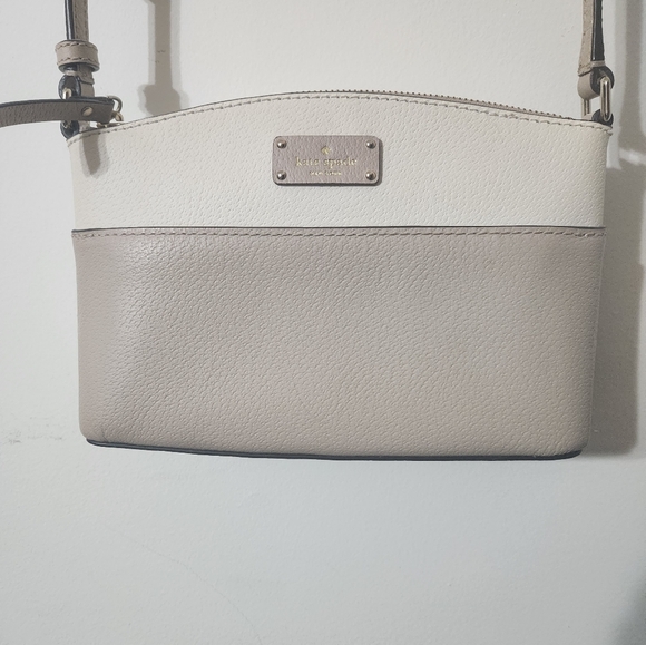 kate spade Handbags - KATE SPADE crossbody bag